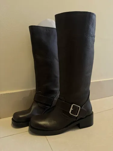 Bota de couro zara 