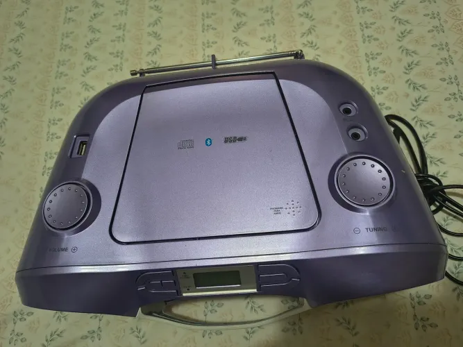 Rádio Portátil CD Bluetooth Sony.