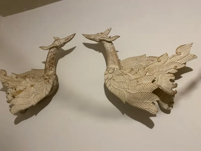 Escultura pássaros em madeira