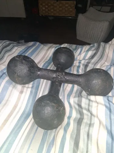 Halteres ..5 kilos cada um...vendo o par ..Exercício para braços e peitoral...