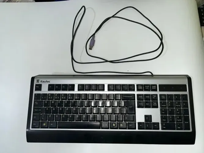 Teclado Itautec K6712PP-IT | PS2 | Teclado PC Windows | ABNT | Não sei se funciona