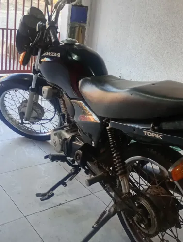  Documentada com placa .Moto pra trabalho do dia a dia , econômica e barata 