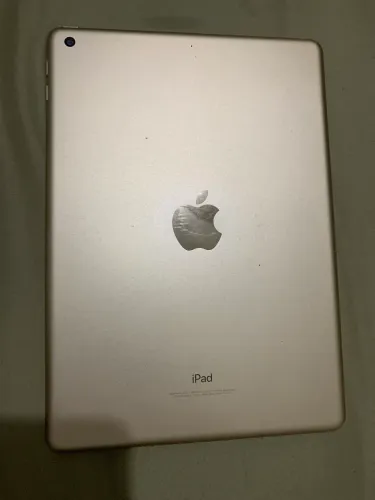 Vendo IPad Dourado 5