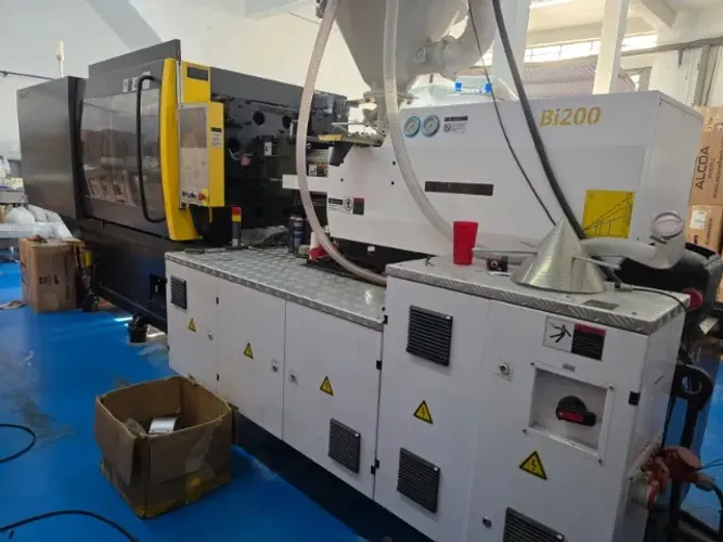 Injetora de Termoplásticos Borche Mod. Bi200 - CLP Keba 1075 - Ano 2023