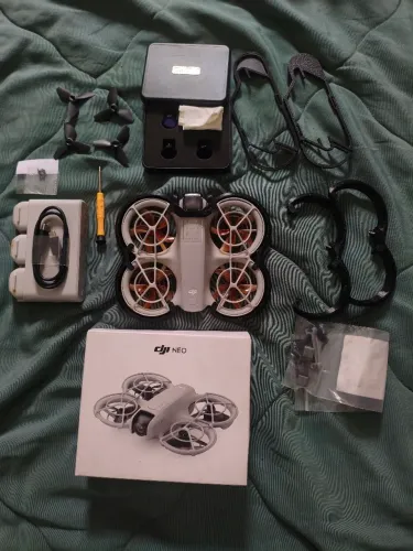 DJI NEO
