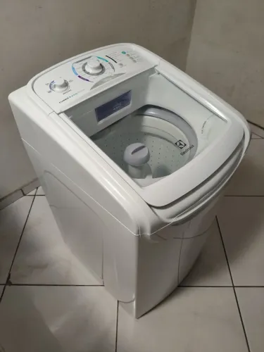 Máquina de lavar Electrolux 10kg praticamente novo e funcionando perfeitamente 