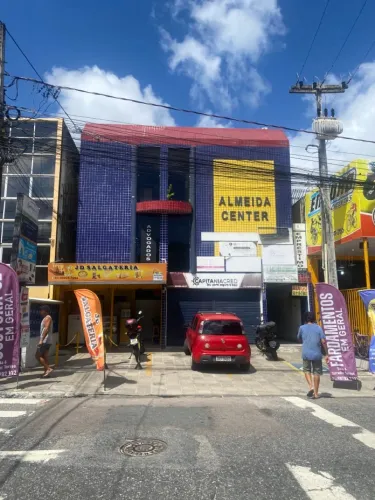 Sala comercial em frente à lagoa