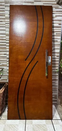 Vendo uma porta completa