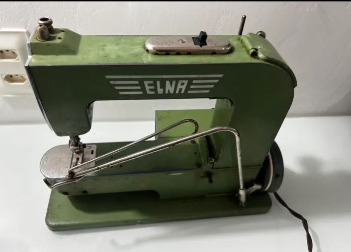 Máquina de costura elna 