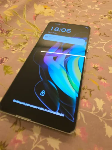 Moto Edge 20 - Tela Impecável