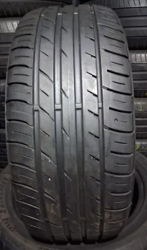 01 pneu 225/50/17 Falken com 80% de borracha por 280,00