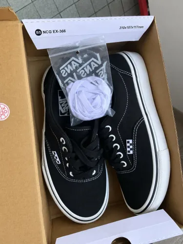 Tênis Vans Old Skool KNU - Preto e Branco
