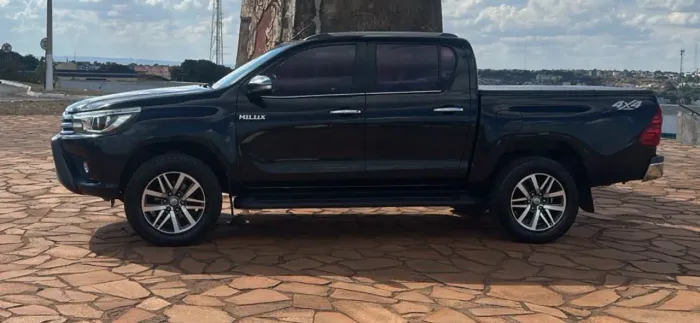 Toyota Hilux CD SRX 4X4 2.8 TDI 16V Diesel Aut. 2017