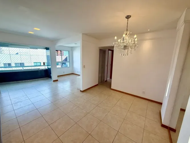 Apartamento 2/4 com Suíte | 80m² | 2 Vagas | Andar Alto