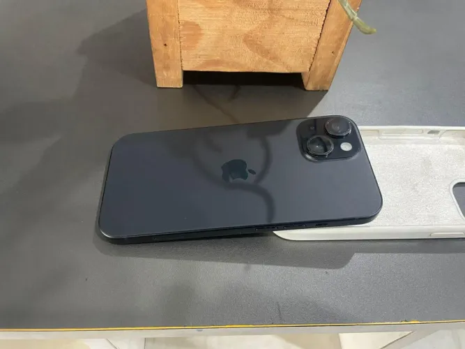 iPhone 15 preto 128gb 