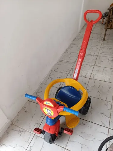 Triciclo bebê