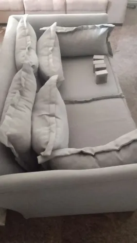 Sofá 2 lugares e mesa de 4 cadeiras 