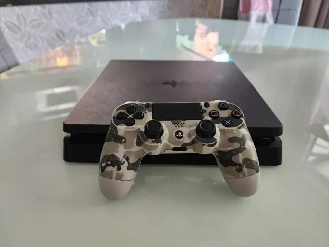 PS4 SLIM 1TB + CONTROLE