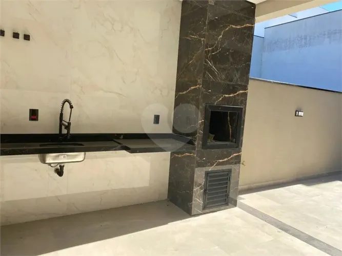 Casa à venda com 3 suítes no condomínio Condomíno Helena Maria, Sorocaba - SP