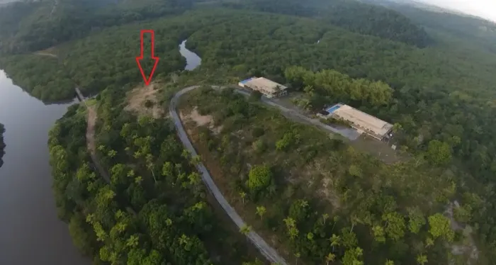 Lote de 5.000 m² na Linha Verde: condomínio exclusivo cercado pela Mata Atlântica.