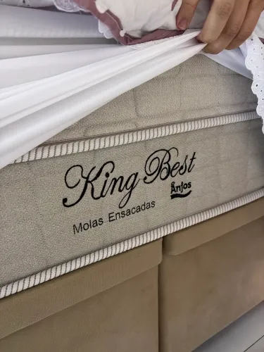 Vendo Cama King 1 ano de uso