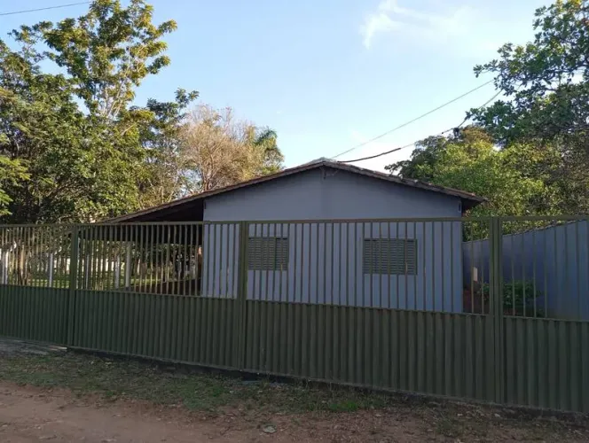 VENDE - SE, CHÁCARA NA BEIRA DO RIO CALDAS. EM CALDAZINHA - GO.