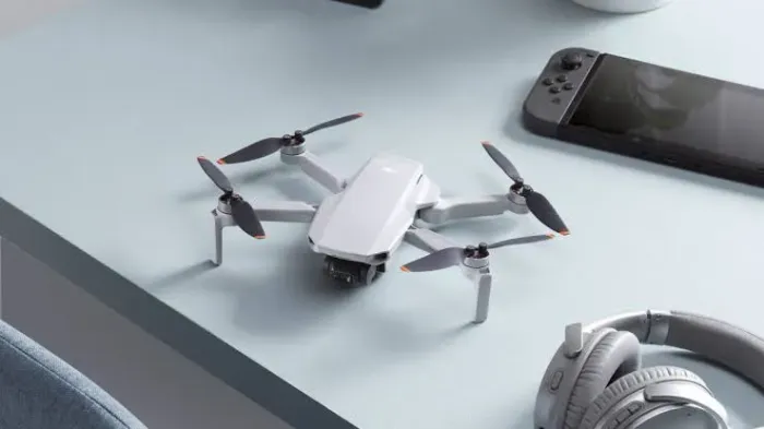 Drone DJI Mini 2 Completo + 3 baterias (kit fly more) e acessórios.