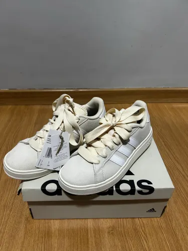 Tênis adidas feminino bege/branco 34 -