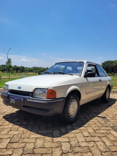 Ford Escort GL 1.6i / 1.6 (álcool) 2021