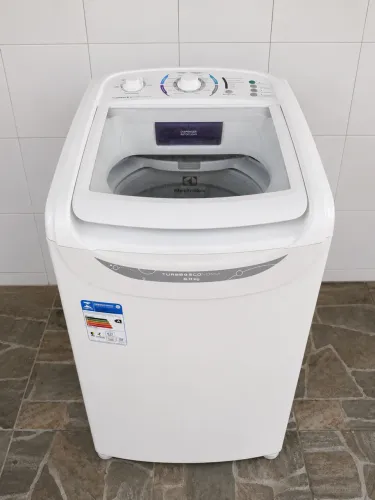 Máquina de lavar roupa seminova