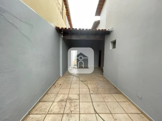 Casa sobrado para locação no bairro Jardim das Palmeiras