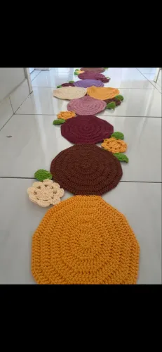 Passadeira de Crochê com Flores 2 metros