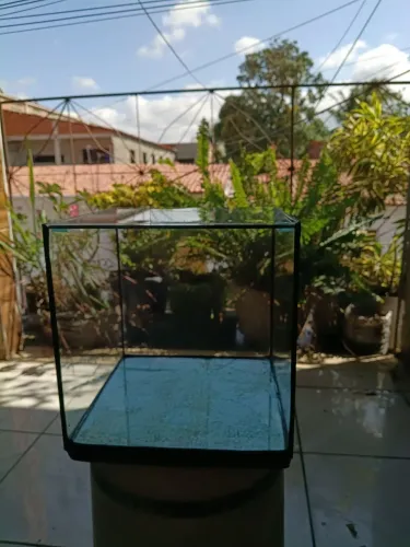 AQUÁRIO CUBO 25X25X25CM