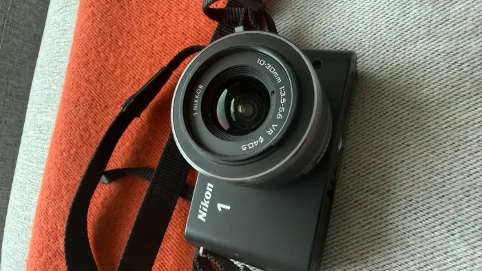 Nikon 1 J1 + Lente NIKKOR 10mm f/2.8 
