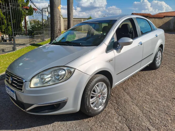 Fiat Linea Essence 1.8 Flex 16V 4P 2016