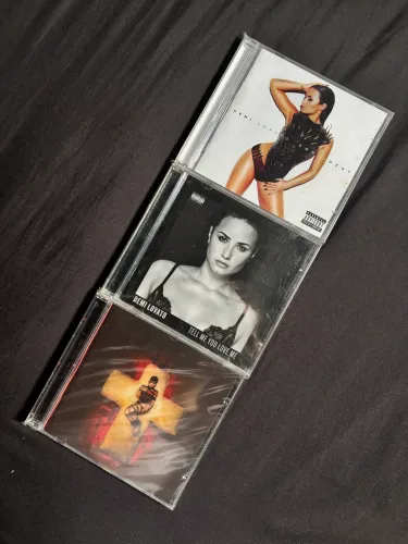 cd demi lovato confident holy fvck e tell me you love me lote