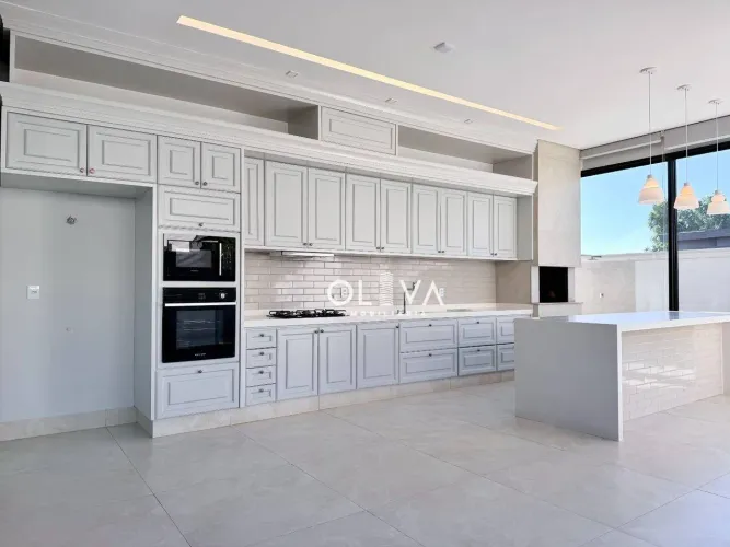 Casa com 3 quartos à venda, 250 m² por R$ 3.800.000 - Quinta do Golfe Jardins - São José d
