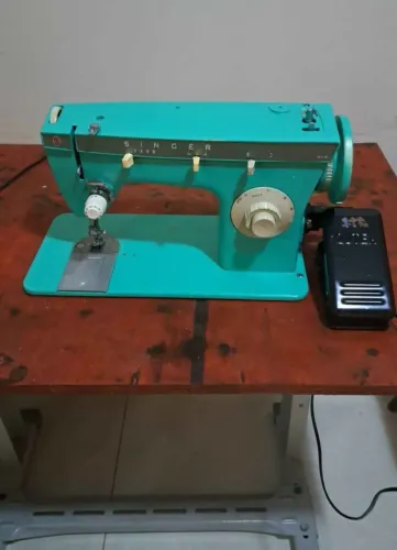 Maquina de costura Singer 