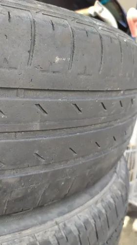 Vendo par de pneus aro 16