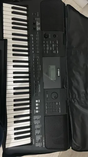 Teclado Musical Yamaha Psr Series E453 De 61 Teclas com capa