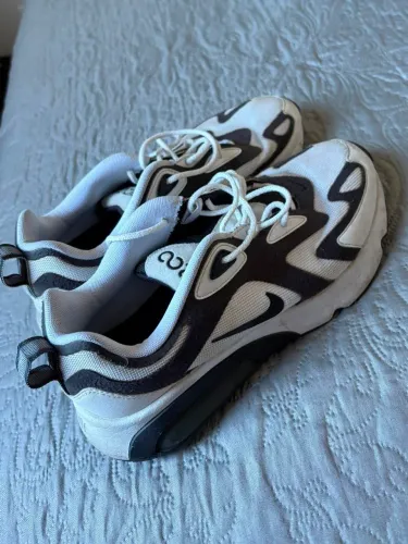 Tênis Nike Air Max 200