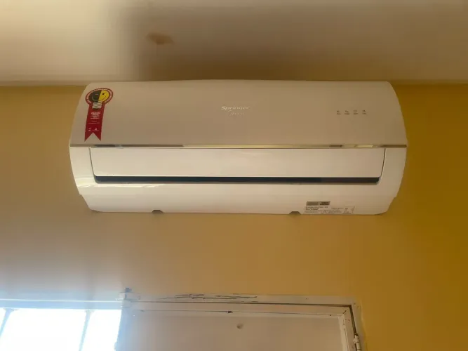 Ar condicionado Sprint 9 mil btus 220 volts.