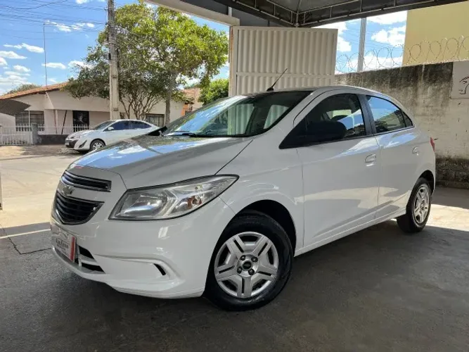 Chevrolet Onix Hatch LT 1.0 8V Flex Power Mec. 4P 2015