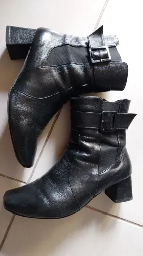 Bota COURO LEGÍTIMO N°42