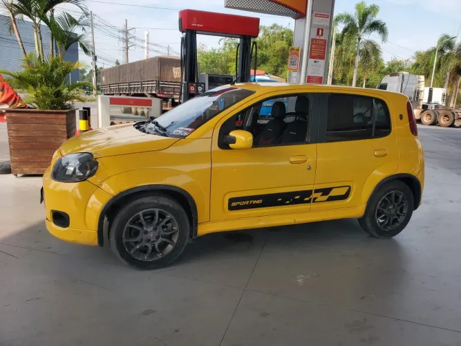 Fiat Uno Sporting 1.4 EVO Fire Flex 8V 4P 2013