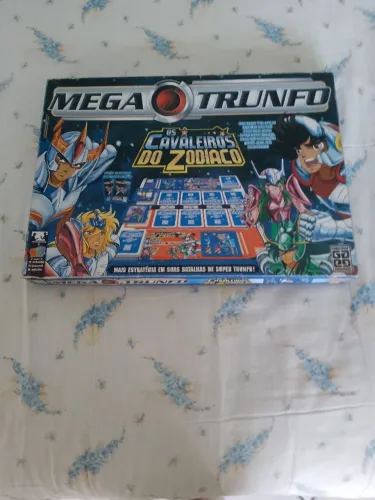 Mega Trunfo Cavaleiros do Zodíaco