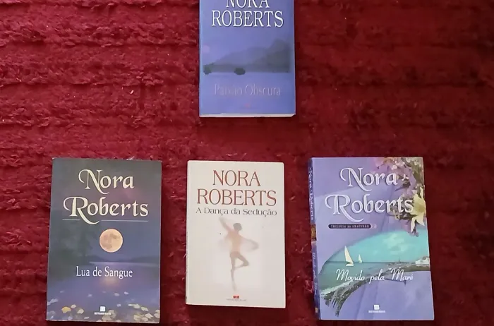 COMBO COM 4 LIVROS/ NORA ROBERTS.