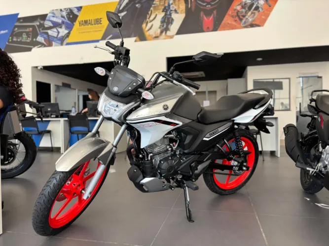 Yamaha Factor DX 2026 Cinza - Apenas 700 km