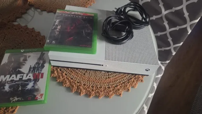 Xbox One S 