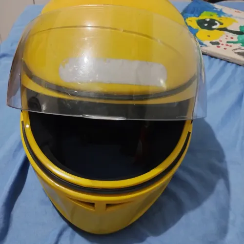 Capacete fechado amarelo 62Capacete fechado amarelo 62